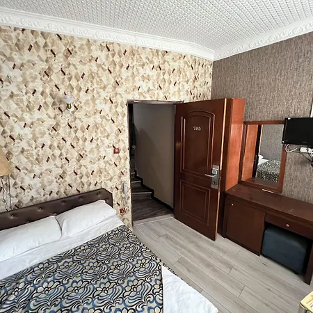 Red Rose Hotel 4*