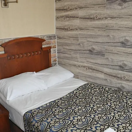 Hotel Red Rose 4*