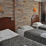 Red Rose Hotel